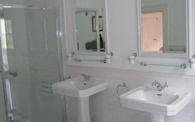 Delphi Lodge