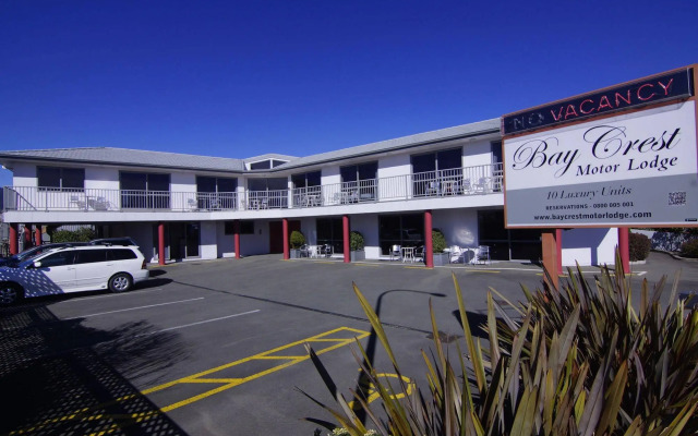 Bay Crest Motor Lodge