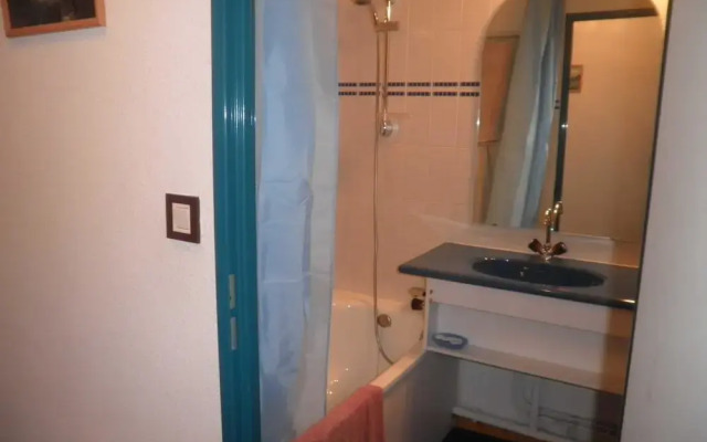 Lou Services Apartment THB51 LSI 001