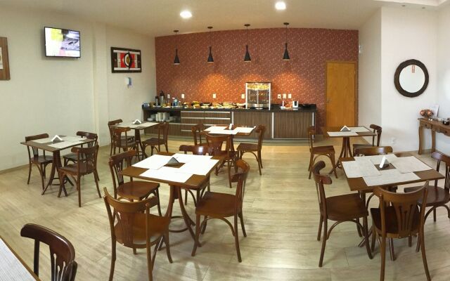 Mac Hotel