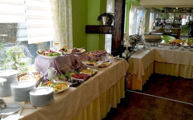 Memory Hotel Restaurant