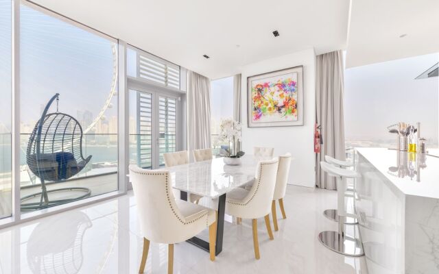 Spectacular 3BR plus 1 - DUBAI EYE view