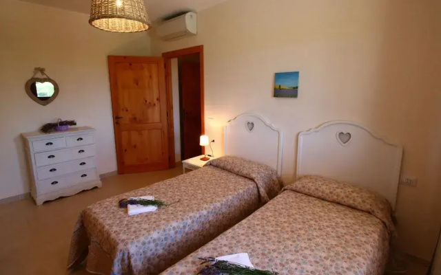 Enticing Farmhouse in Montalto di Castro near Sea