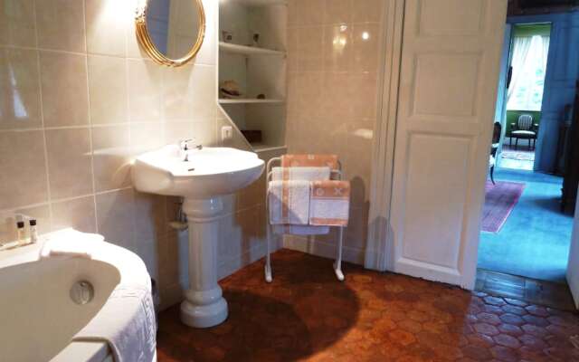 Pavillion du Chateau de Saint Augustin