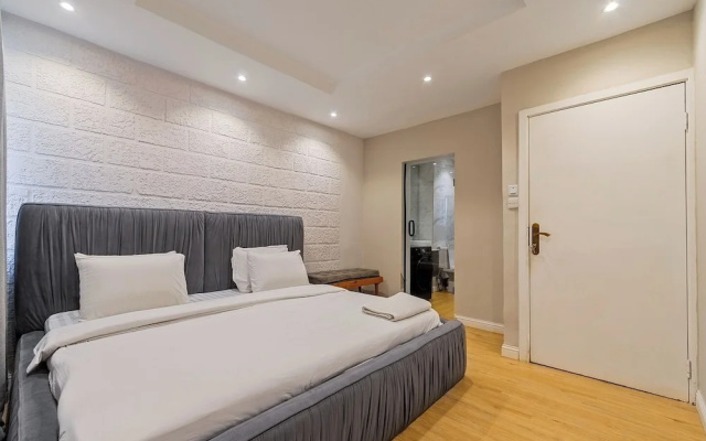 Phi Apartment