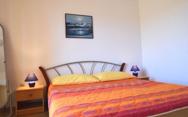 Modern Apartment in Pula With Swimming Pool