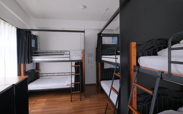 Guest House Umikaji - Hostel – Guest Rooms – Naha