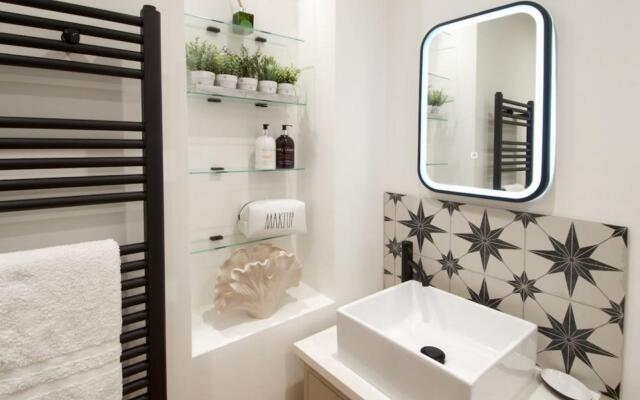 Knightstone Apartment