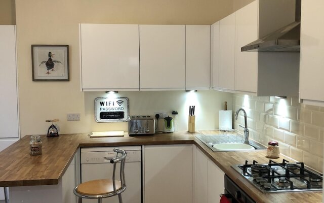 Sapphire Suite Sasco Apartments