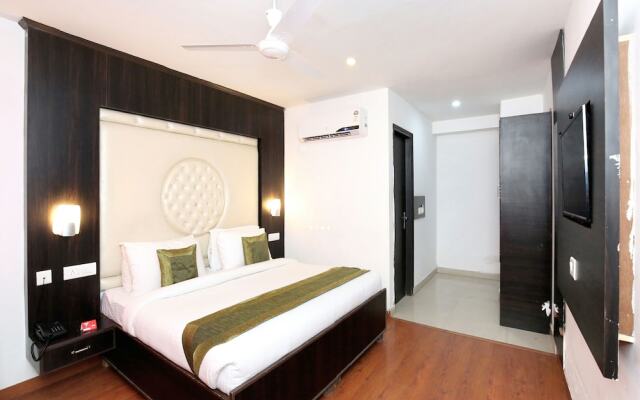 OYO 3712 Chandigarh Grand