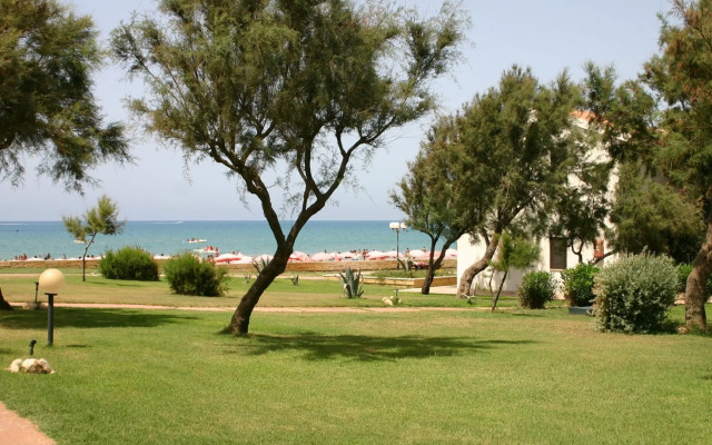 Kamarina Resort