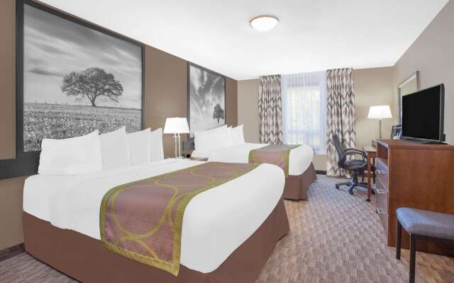 Super 8 by Wyndham Athabasca AB