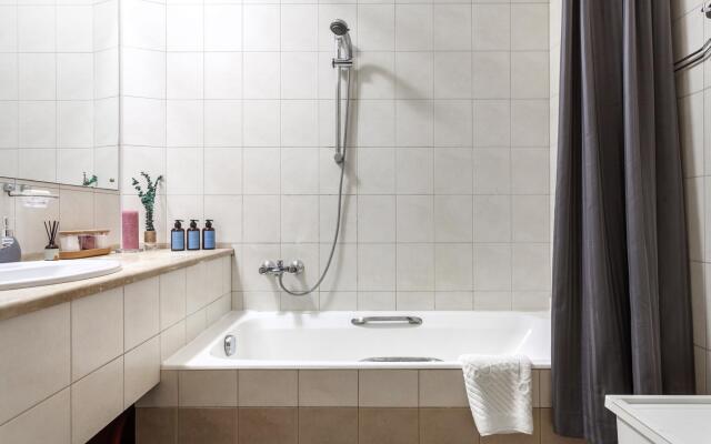 Апартаменты на улице Профессора Попова 12