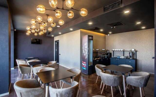 Snow Rooms Hotel