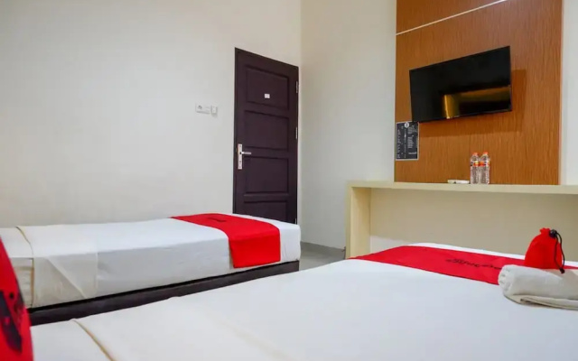 Formerly RedDoorz @ Hotel Bumi Palupy