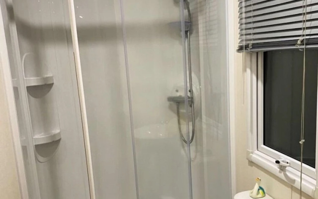 Lovely 2-bed Chalet in Prestatyn