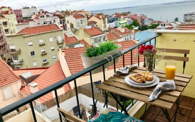 Apartment With One Bedroom In Lisboa, With Wonderful Sea View, Balcony And Wifi