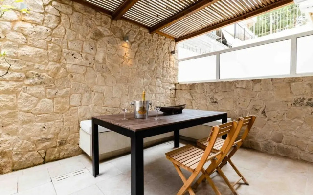 The Garden House at Alimos