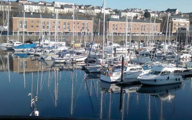 Modern Holiday Home in Milford Haven With Balcony