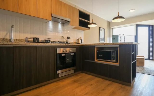 w Grandiose 1BR w Great Balcony in Miraflores