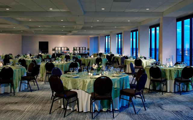 Renaissance St. Louis Airport Hotel