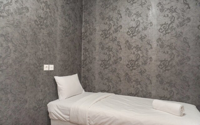 Good And Homey 2Br At Nifarro Park Apartment