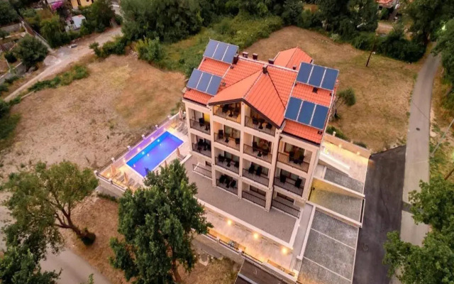 Luxury Apartments Queen