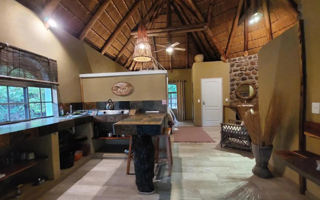 Mobola Lodge