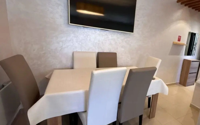 Jolie Appartement À Ifrane Calme et Spacieux