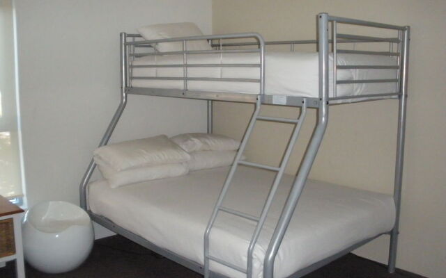 Yacaaba Getaway – Guest Rooms – Nelson Bay