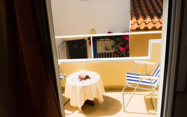 Semeli House