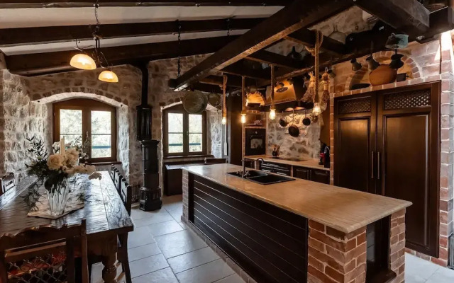 Talici Hill - Rustic Villas