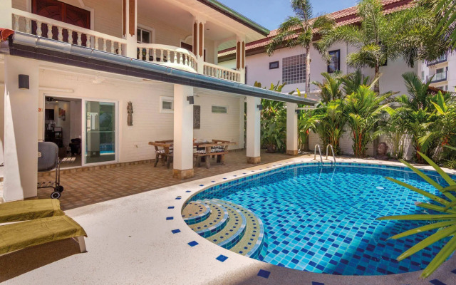 Villa Waree 5 minutes from City and Beach