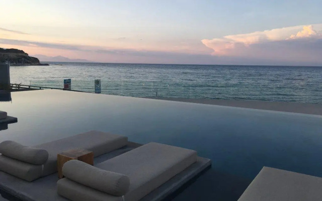 Caravel Suites - Adults Only