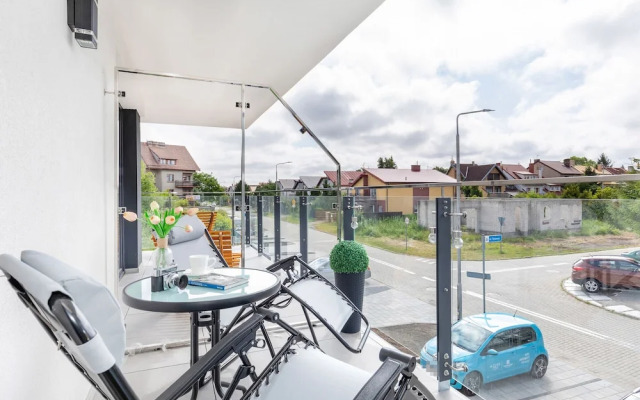 Azure Apartment Kołobrzeg by Renters
