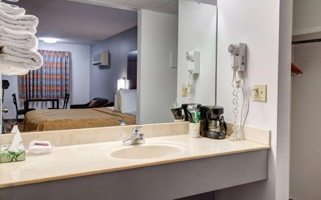 Howard Johnson by Wyndham Branson Theatre District