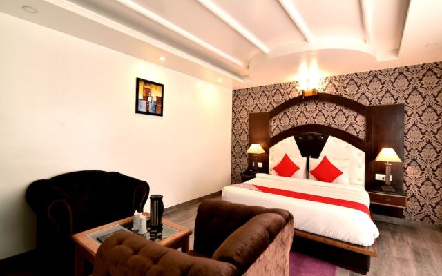OYO 13091 Manali Grand