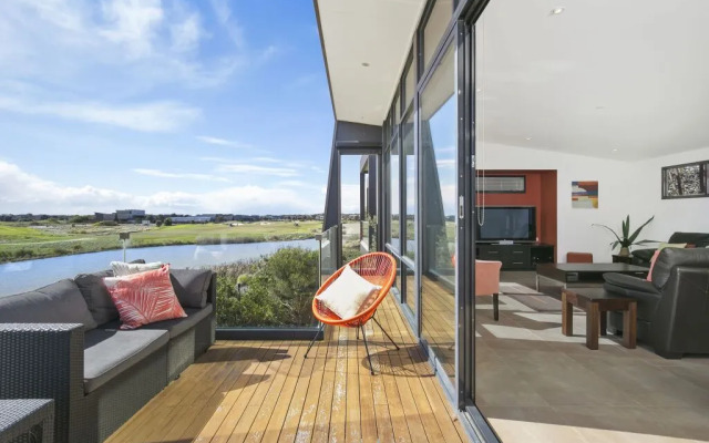 11 Glen Eagles Close