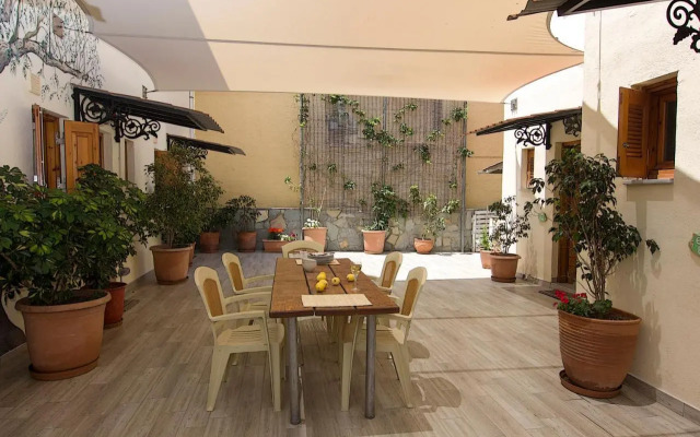 Alkyoni Apartments