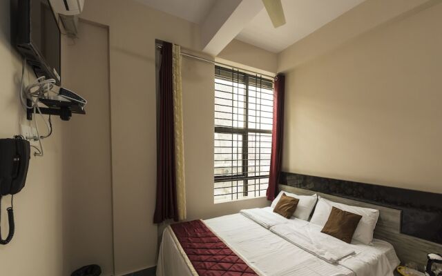 OYO 9544 Hotel Crown Residency