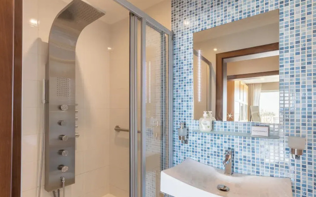 Modern and Comfortable Apart Savoy Garden