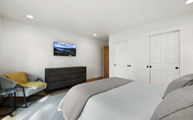 NEW Zephyr Cove Zen - Hot tub & Summer Pool