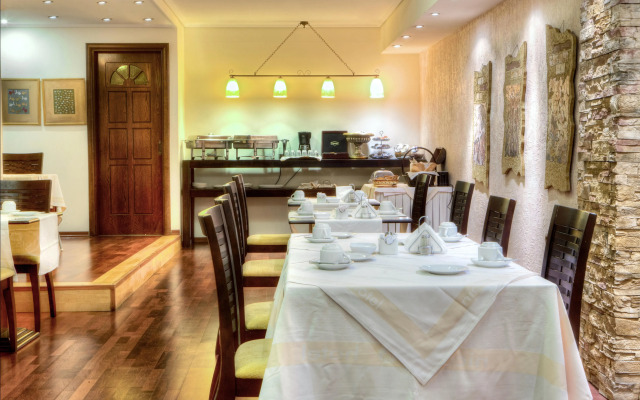 Nicola Hotel
