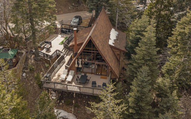 The Tranquil Pines A-frame Cabin Spectacular Views!