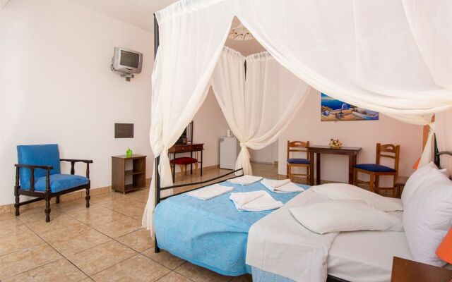 Fira Calm Hotel