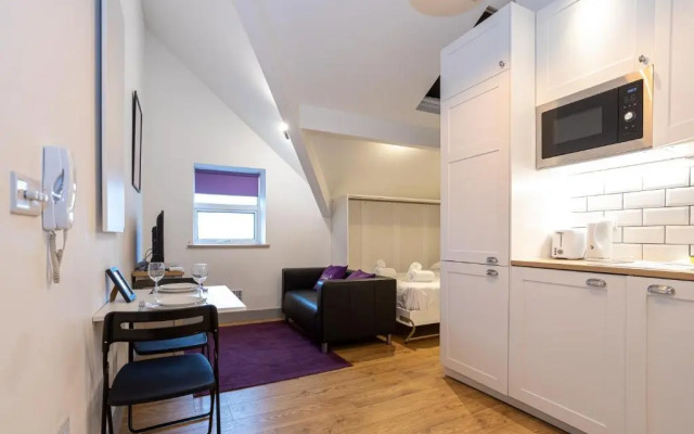 Pillo Rooms Serviced Apartments- Salford