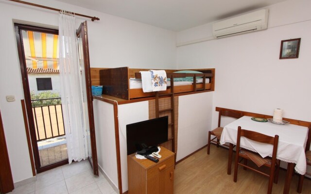 Miriana Studio With Balcony