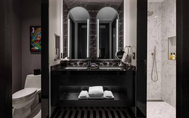 Daxton Hotel Birmingham, Curio Collection by Hilton