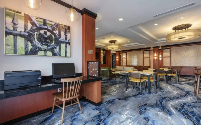 Fairfield Inn & Suites Columbus