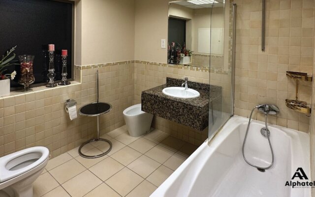 Alphatel Beach Hostel JBR